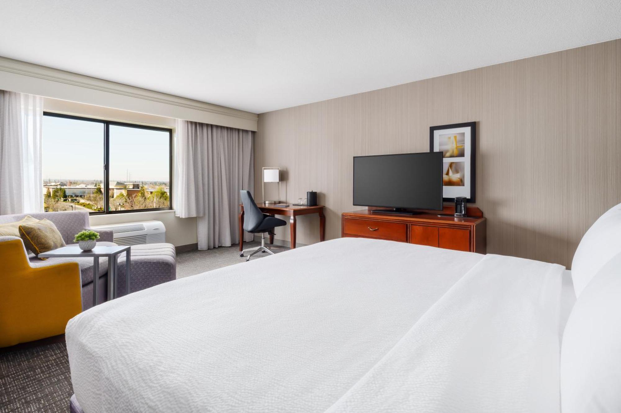 Courtyard By Marriott Roseville Galleria Mall/Creekside Ridge Drive Buitenkant foto