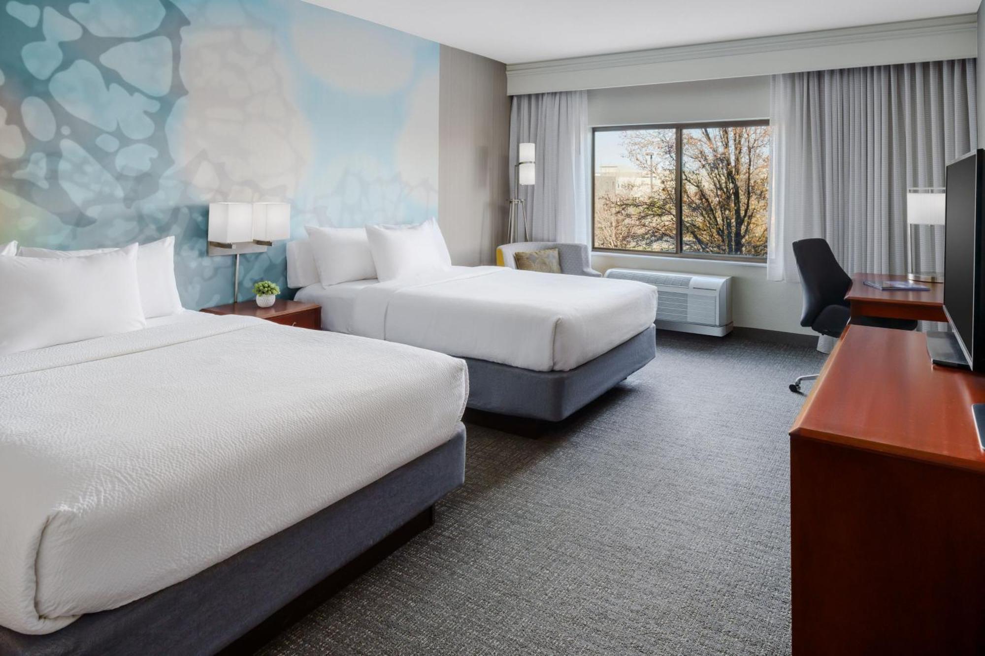 Courtyard By Marriott Roseville Galleria Mall/Creekside Ridge Drive Buitenkant foto