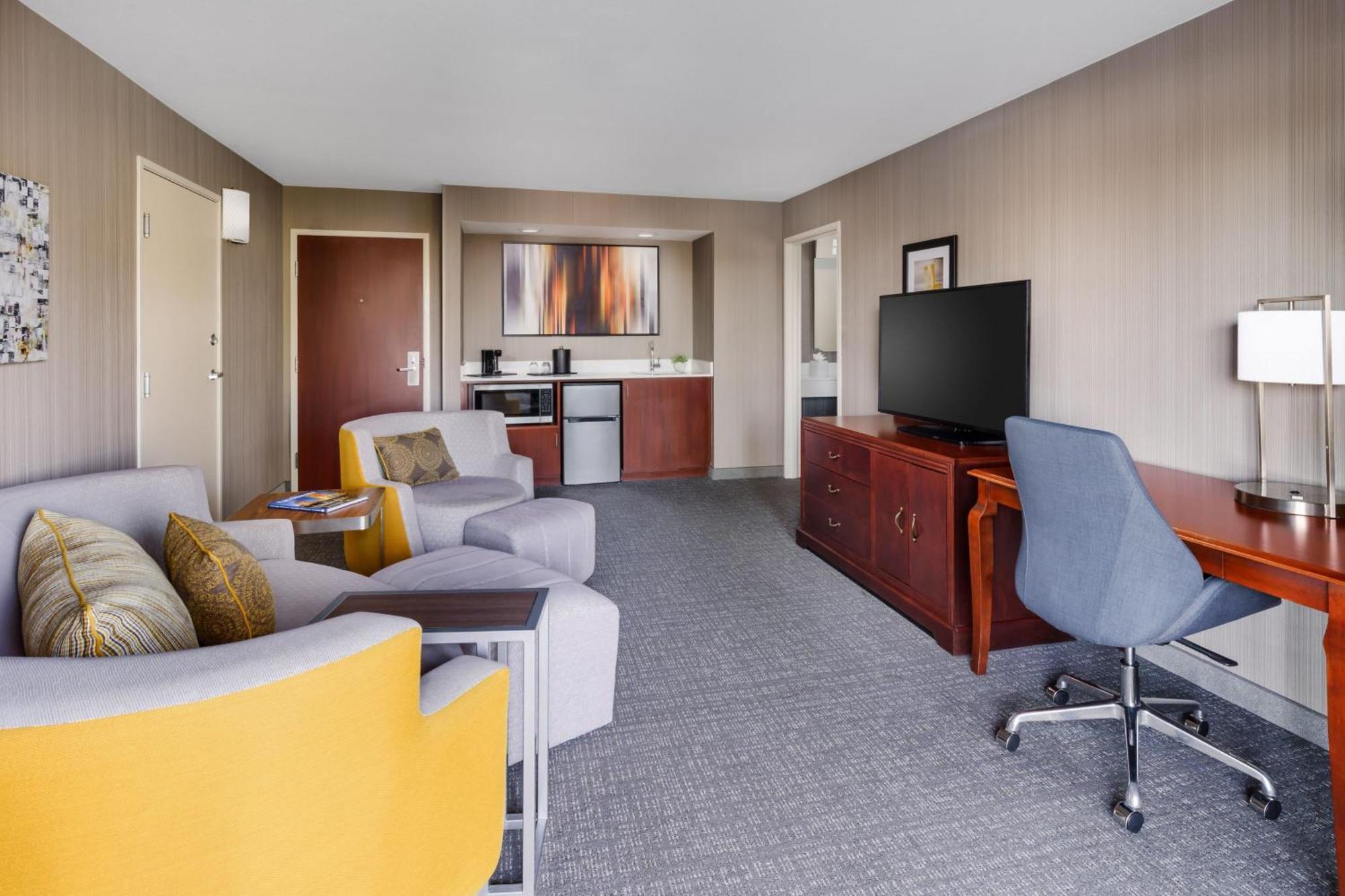 Courtyard By Marriott Roseville Galleria Mall/Creekside Ridge Drive Buitenkant foto