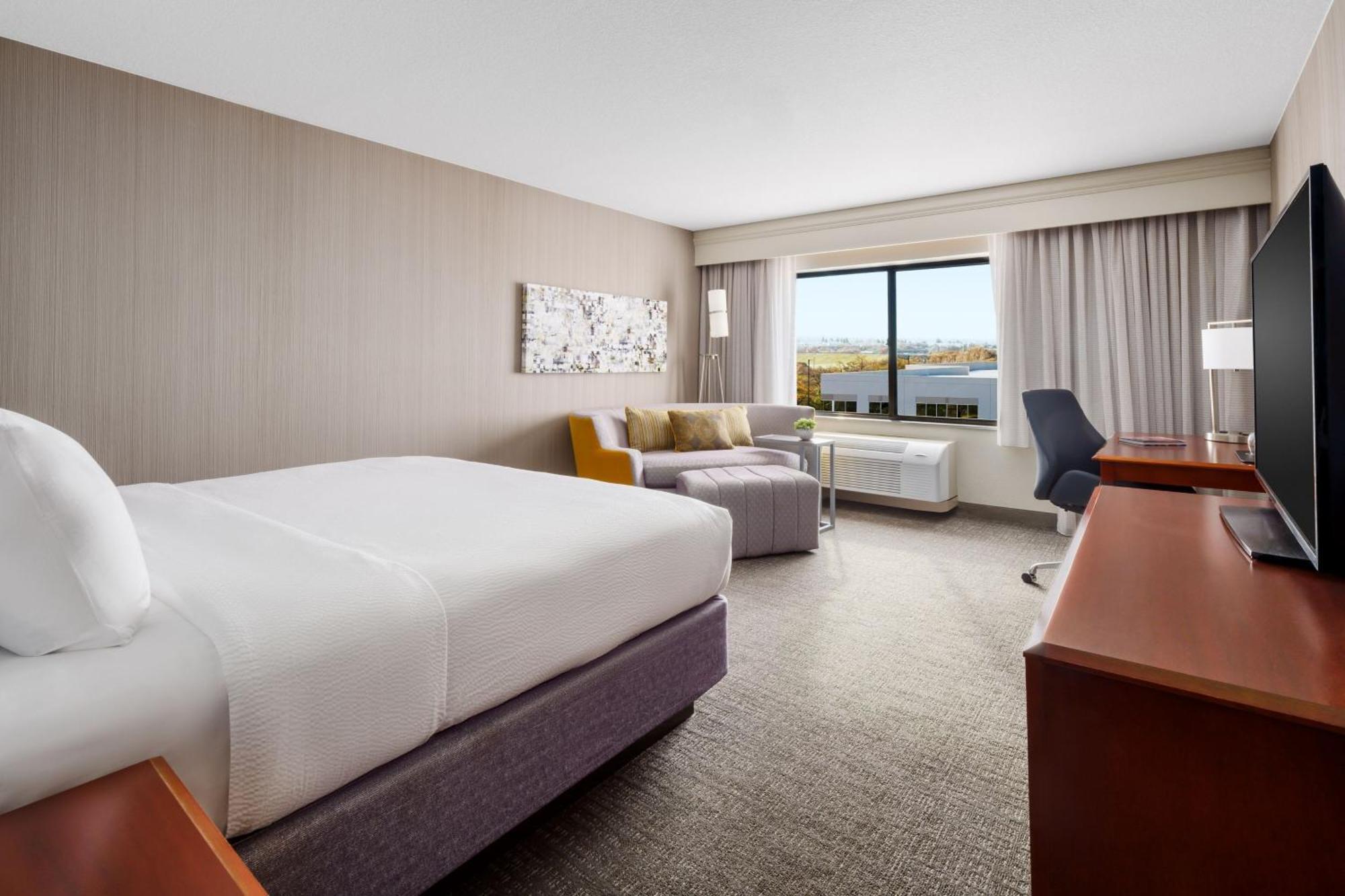 Courtyard By Marriott Roseville Galleria Mall/Creekside Ridge Drive Buitenkant foto