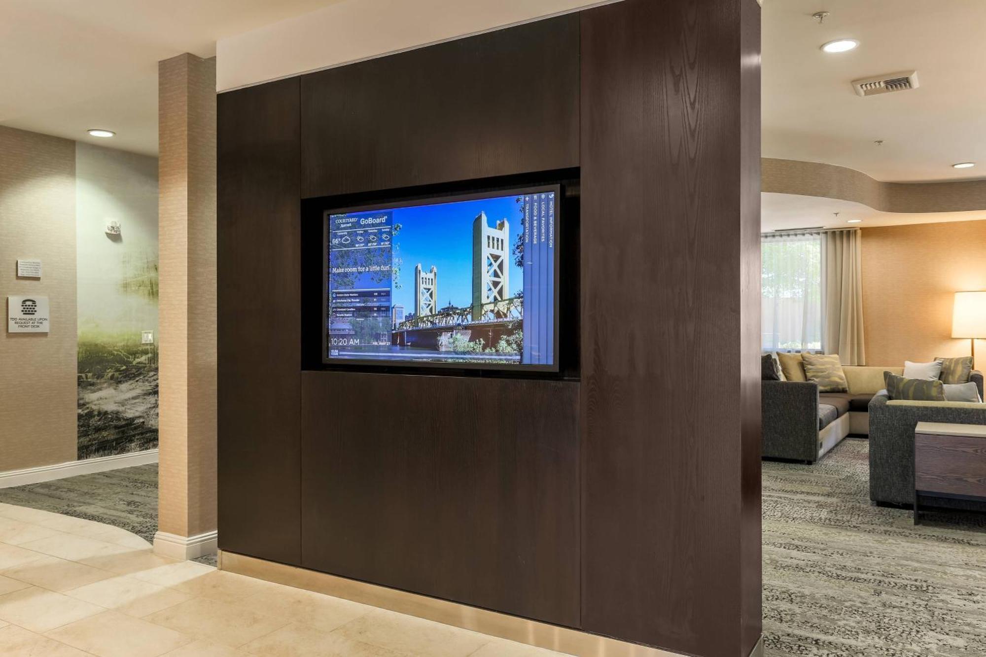 Courtyard By Marriott Roseville Galleria Mall/Creekside Ridge Drive Buitenkant foto