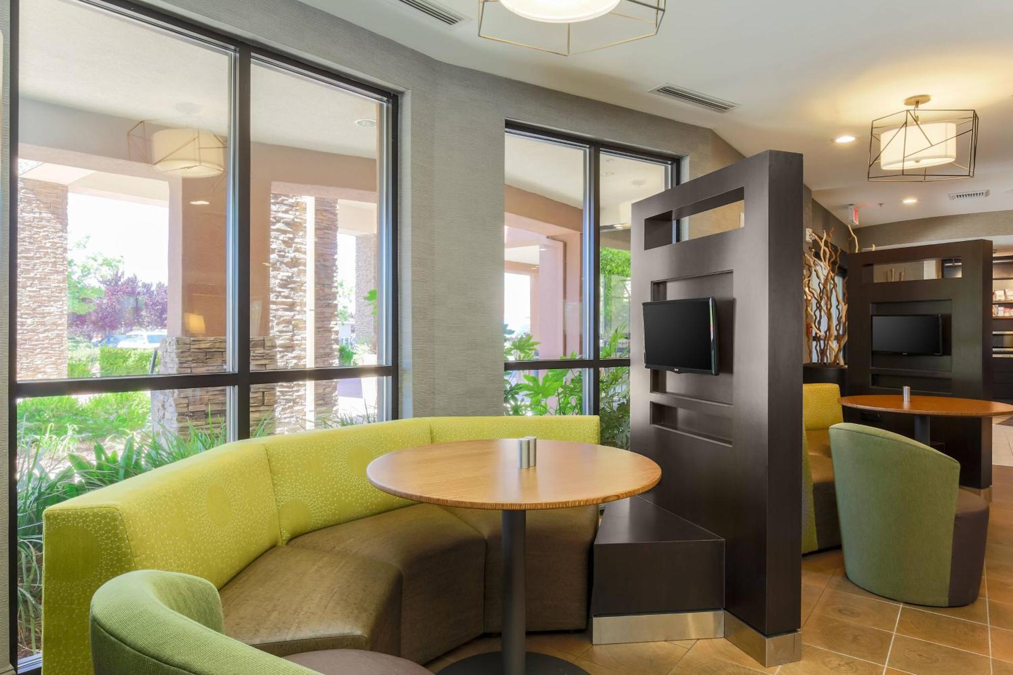 Courtyard By Marriott Roseville Galleria Mall/Creekside Ridge Drive Buitenkant foto