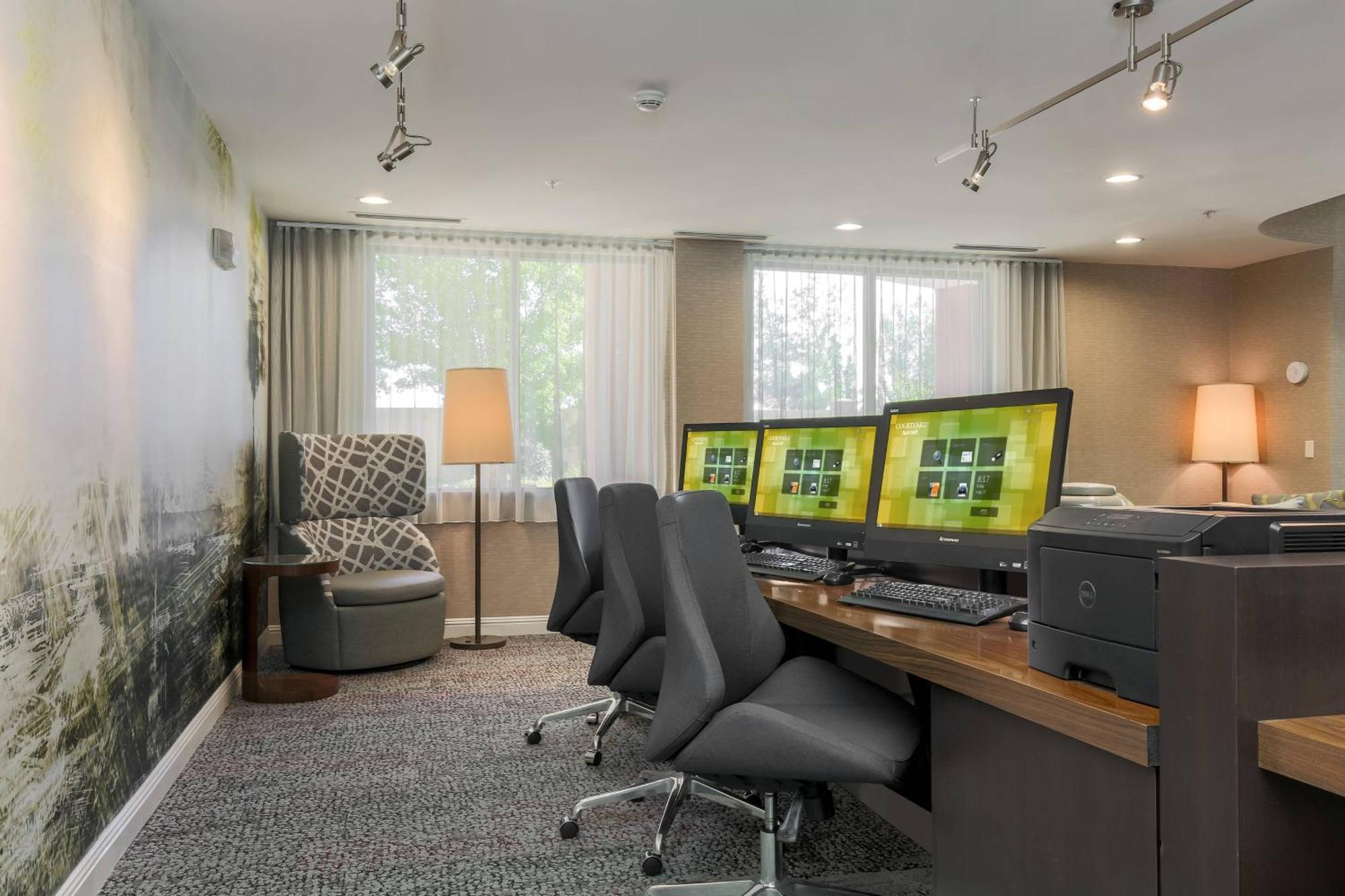 Courtyard By Marriott Roseville Galleria Mall/Creekside Ridge Drive Buitenkant foto