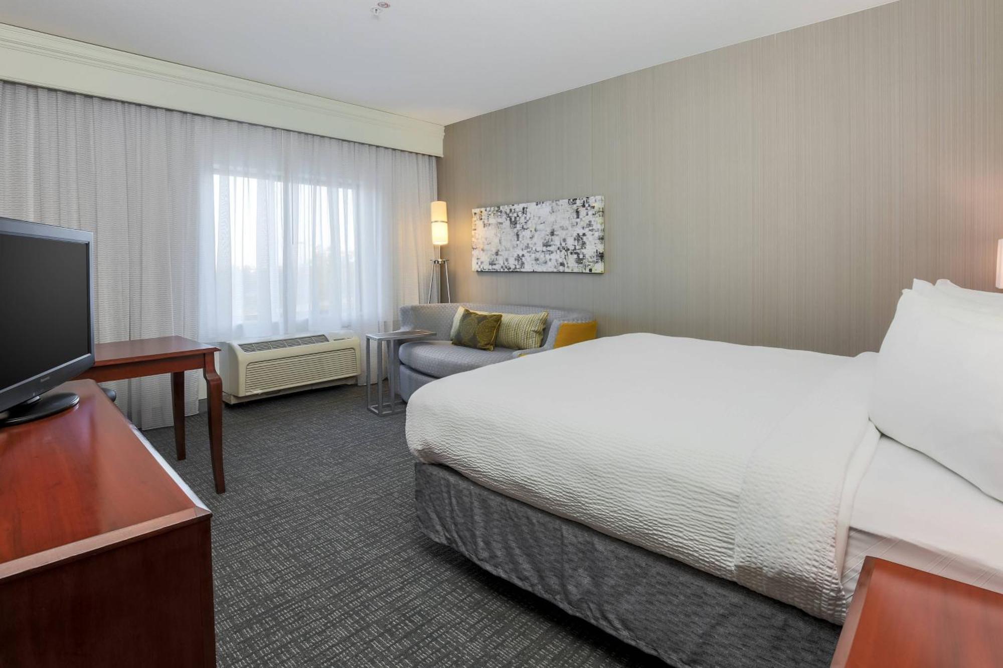 Courtyard By Marriott Roseville Galleria Mall/Creekside Ridge Drive Buitenkant foto
