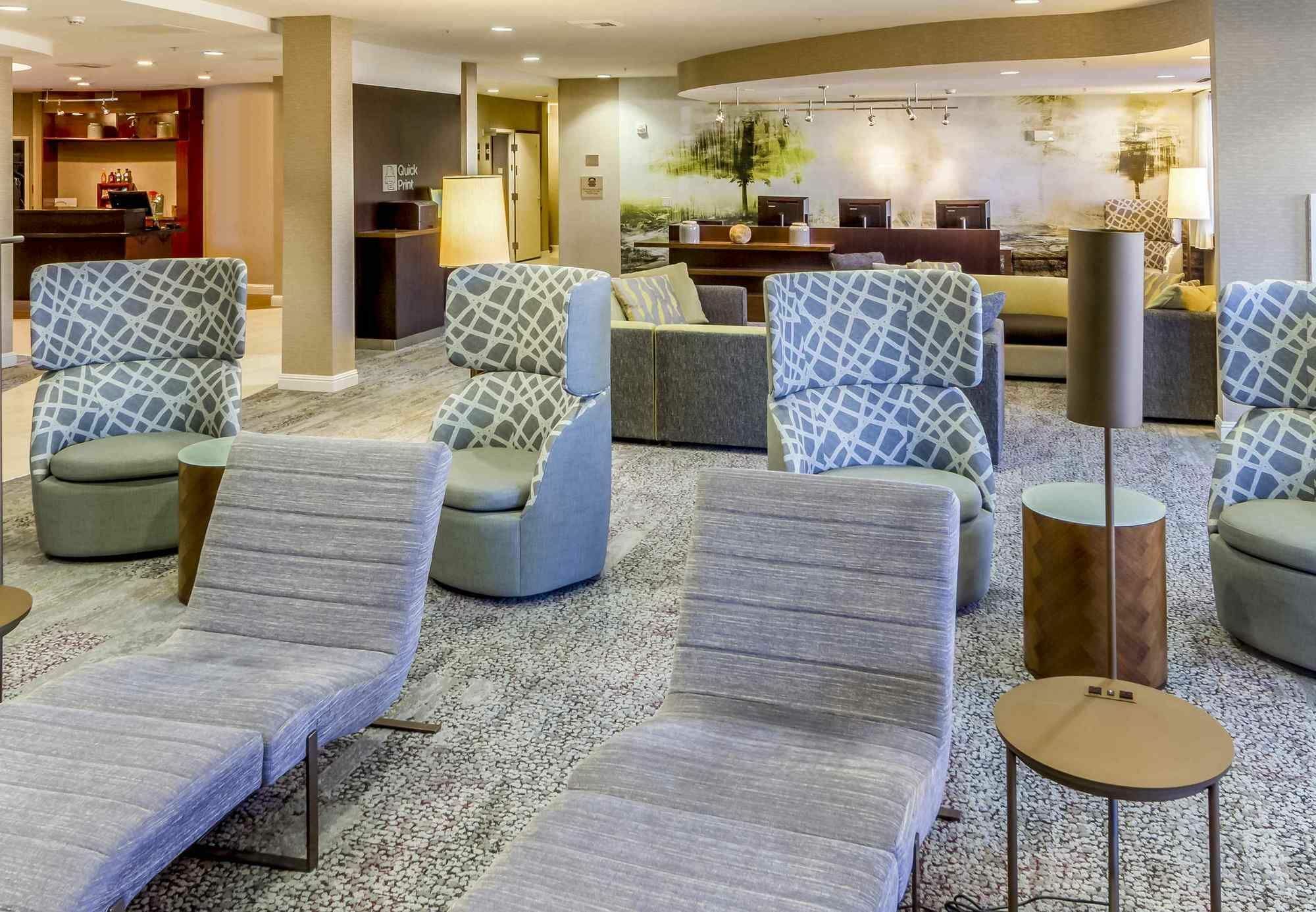 Courtyard By Marriott Roseville Galleria Mall/Creekside Ridge Drive Buitenkant foto